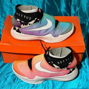 Nike Zoom Hyperrev 2016 Be True, Size 11